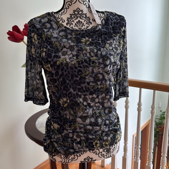 WHBM semi sheer top. - Picture 2 of 3